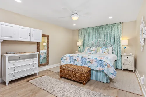 Spectacular Ocean Views and Coastal Charm - Inviting Beachfront Retreat Отели в г. Солана Бич