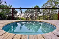 Luxury Glamping in Treetop Dome + Dip Pool Hôtels à : Comte de Burnet