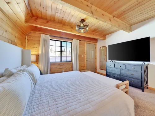 Cozy Fireplace and Arcade Games - Inviting Ski Retreat