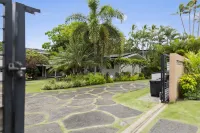 Charming Cottage with Pool and Tropical Garden - Delightful Oasis 카일루아 해변공원 주변 호텔