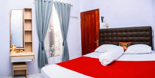 Homestay 45 Banyuwangi Hotels in Giri