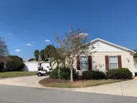 Spacious Outdoor Oasis with Gas Golf Cart - Charming Florida Retreat