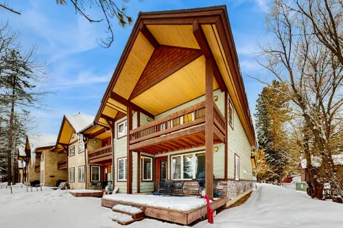 Shiner Creek Retreat Hotels in McCall