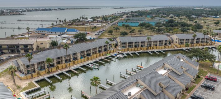 Fisherman Friend! - Coastal Condo - Views Await! Hotels in Aransas County