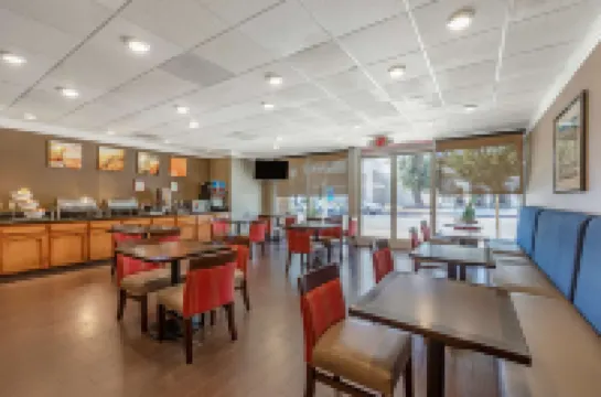 Comfort Suites Visalia - Convention Center