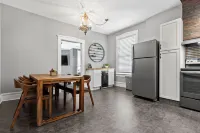 Spacious Dining and Walkable Shopping District - Charming Historic Haven Hotels in Saint Charles