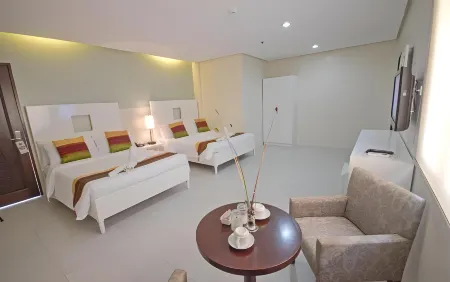 Holiday Suites Business District (Empire Suites Hotel)