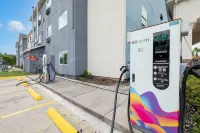 Wingate by Wyndham Humble/Houston InterContinental Airport - parking