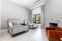 Modern Waterfront Paradise with Heated Pool - Near the Beach & Aventura Mall! - 4-Star