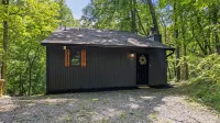 Creekside Escape with Firepit and Fishing - Charming Cozy Retreat Hotels in White County