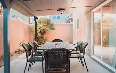 Rooftop Fire Pit and Beach Gear - Charming Coastal Escape