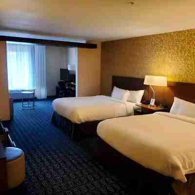 Holiday Inn Express & Suites Belle Vernon Rooms