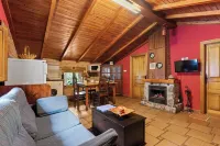 Lorences Rural Apartments for 4 people Hotels in Camín Real de la Mesa