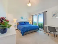 3bd2.5ba Ocean/Mountain View Single Level Spacious House sleeps 8 Hotels in Bodega Bay