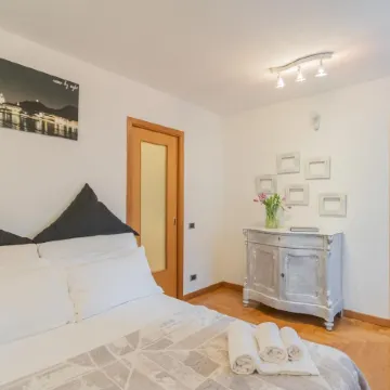 Volta Apartment in Como