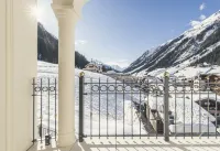 Schlosshotel Ischgl 5-Sterne Superior - Mountain view