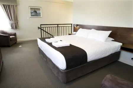 Mercure Bunbury Sanctuary Golf Resort Отели в г. Крукед Брук