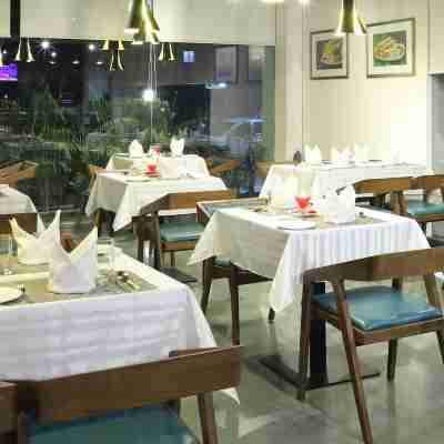 Tribecca Residency Dining/Meeting Rooms