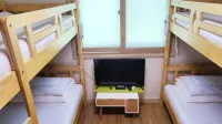 Gangneung Ing Guesthouse - Hostel - Hostales