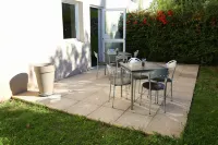 Les Académies Aixoises Hotels in Eguilles