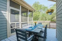 Fire Pit+Hot Tub+Game Room in Spacious Family-Friendly House