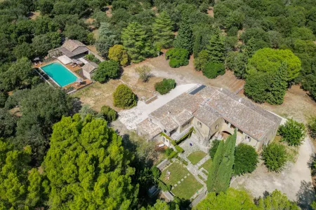 Ô Mas de Mèze Отели рядом с достопримечательностью «Uzes Cathedral»