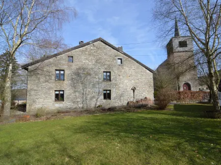 Former Farmhouse in the Upper Ardennes Отели в г. Мане