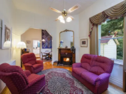 Charnwood Cottages in Warburton Hotels in Warburton