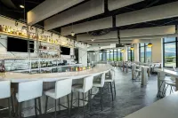 SpringHill Suites科羅拉多斯普林斯市中心酒店 - 酒吧