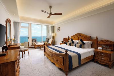 Premier Room Araliya Beach Resort and Spa Photo