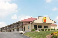 Super 8 by Wyndham Greencastle Hotels in Mercersburg
