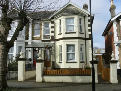 Inglewood Guest House Hotels near The Sundial Cafe