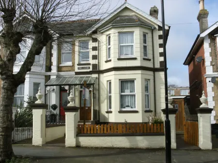 Inglewood Guest House Отели в г. Сандаун