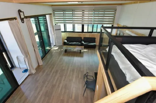 Yeosu Chunghong Pension