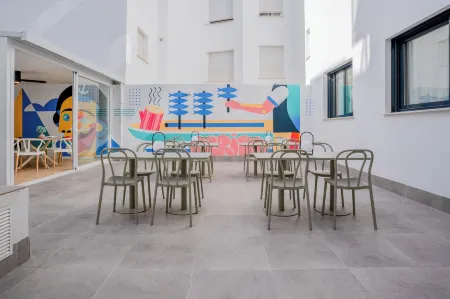 Live It Malaga Отели рядом с достопримечательностью «Estación de Autobuses de Málaga»