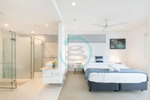 ZEN BY THE WATER - Darwin's Premier Ocean View Family Retreat