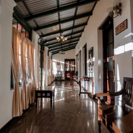 Lakefront Home Hotel
