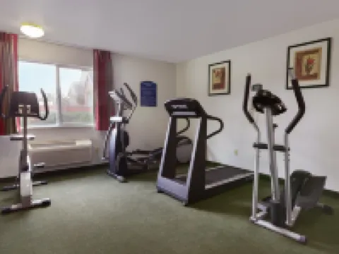 Howard Johnson by Wyndham Salem Hotels in Salem