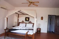 VIP Chain Resort Pool Villa