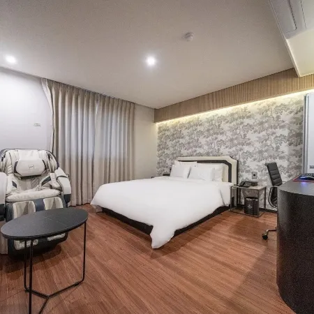 Hound Hotel songtan Отели рядом с достопримечательностью «Авиа База Осен»