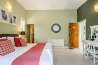 Broadrock Accommodation - Clock Cottage