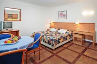 Beautiful Apartments in Jelsa, With Pool - Apartments