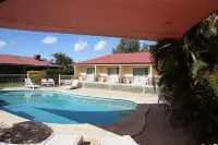 Emerald Explorers Inn - piscine
