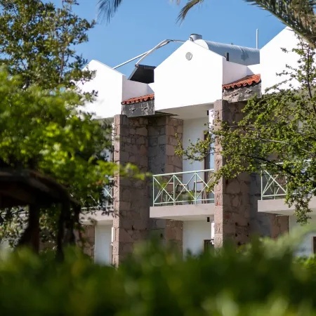 Assos Troy Beach Hotel