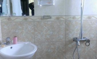 Tourist Inn Hotel Shogran