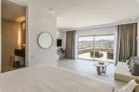Muro Suites - Condos