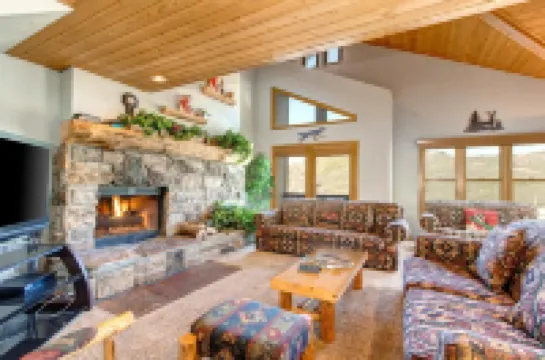 Kbm Resorts Private Home Fantastic Views Hot Tub AC Easy Walk to Resort and Main St. Pla-1155