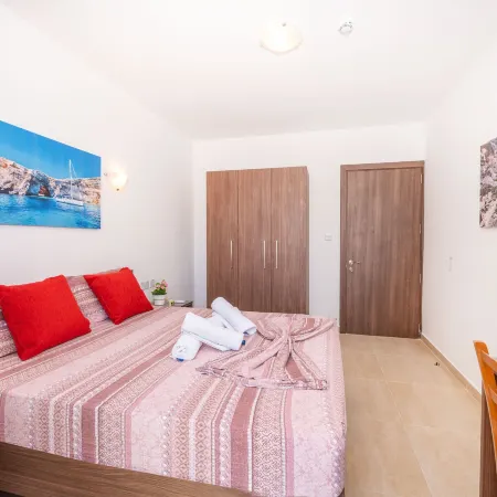 Sea Bliss 1 Bedroom Apartments by Getawaysmalta