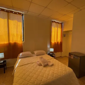 Hotel Colonial Blanco Отели рядом с достопримечательностью «Набережная Малекон»