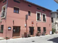 Casa Rural Parada Real CR-CC-00258 Отели рядом с достопримечательностью «Юсте»